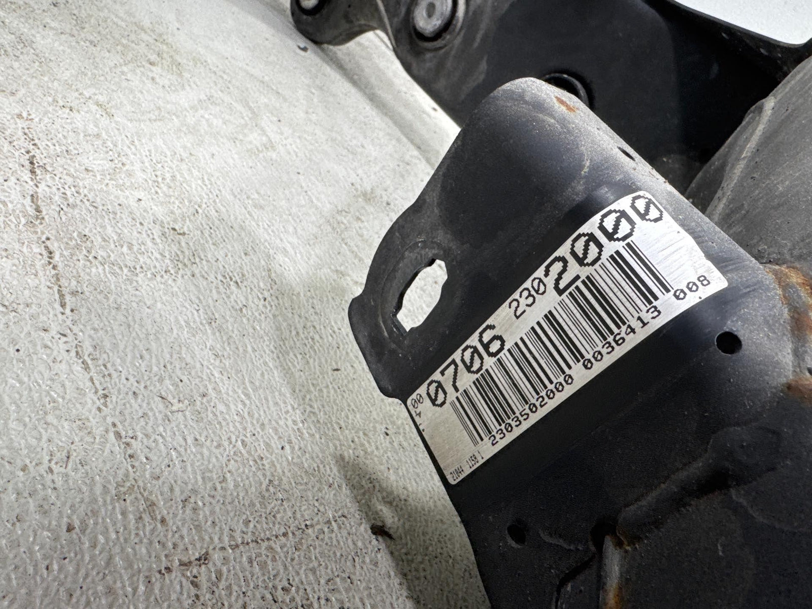 04-09 Mercedes Sl600 Rear Crossmember Sub Frame Bar Subframe Cross Member Oem