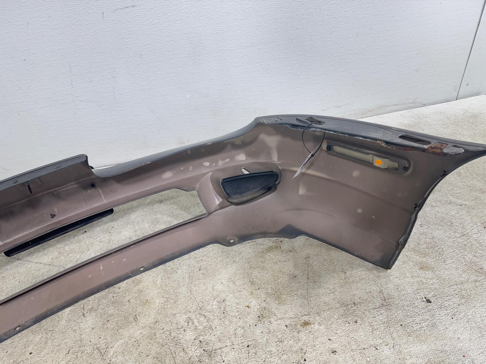 00-02 Saturn SW2 1.9L Front Bumper Cover OEM..