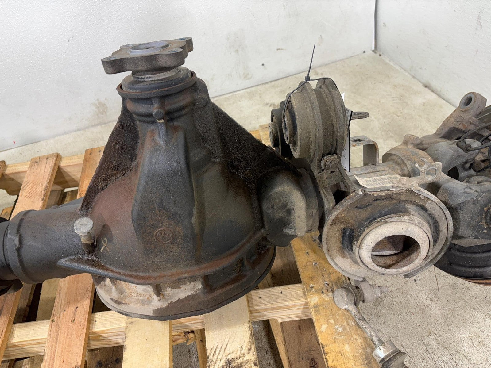 19-21 Dodge Ram Pickup 3500 Series Front Axle Differential 3.73 Ratio Oem