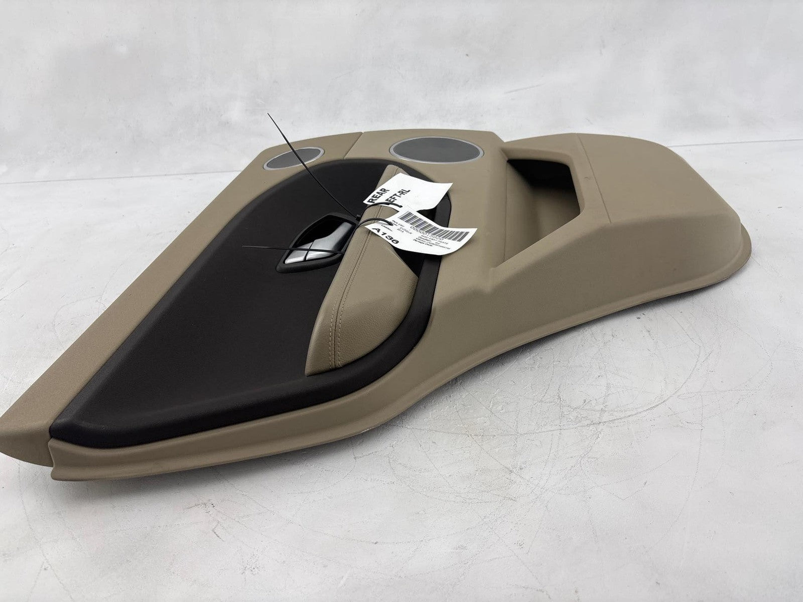 12-19 Range Rover Evoque Drivers Left Rear Door Cover Panel Oem