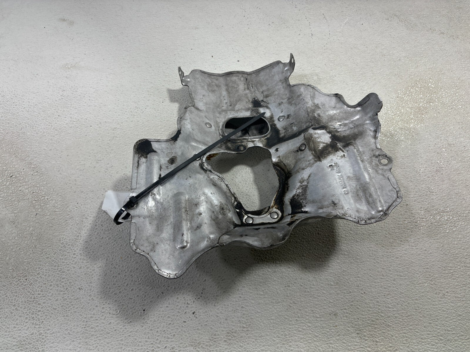 09-12 Bmw Engine Turbo Heat Shield Protection F01 F07 F12 5 6 7 Series 7577004