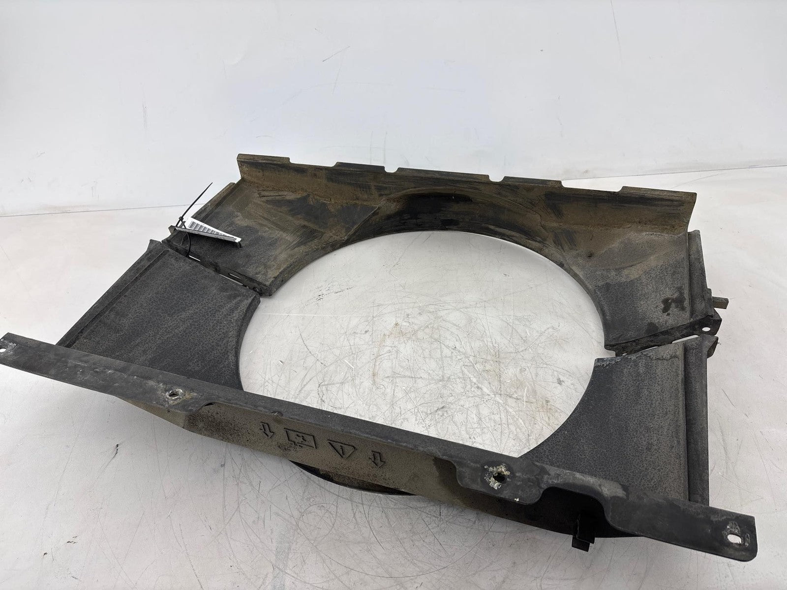 01-07 Chevrolet Silverado 3500 Radiator Cooling Fan Shroud Upper & Lower OEM