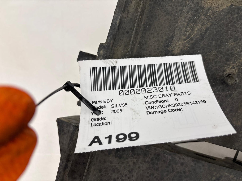 01-07 Chevrolet Silverado 3500 Radiator Cooling Fan Shroud Upper & Lower OEM