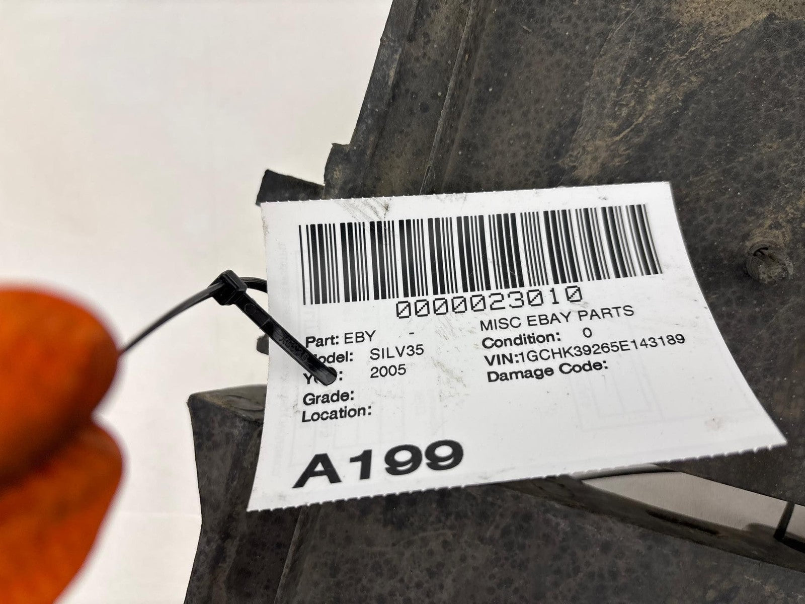 01-07 Chevrolet Silverado 3500 Radiator Cooling Fan Shroud Upper & Lower OEM