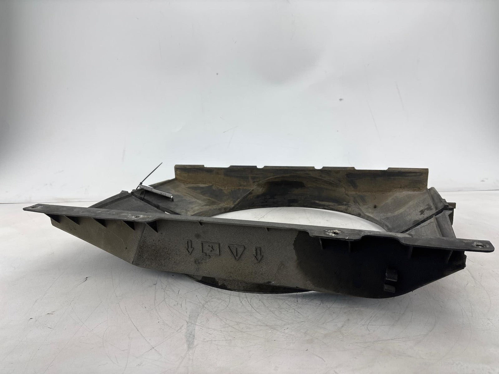 01-07 Chevrolet Silverado 3500 Radiator Cooling Fan Shroud Upper & Lower OEM