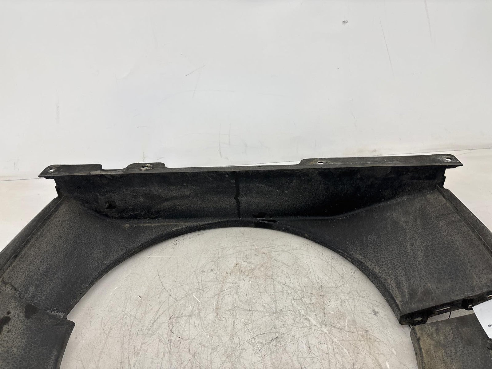 01-07 Chevrolet Silverado 3500 Radiator Cooling Fan Shroud Upper & Lower OEM