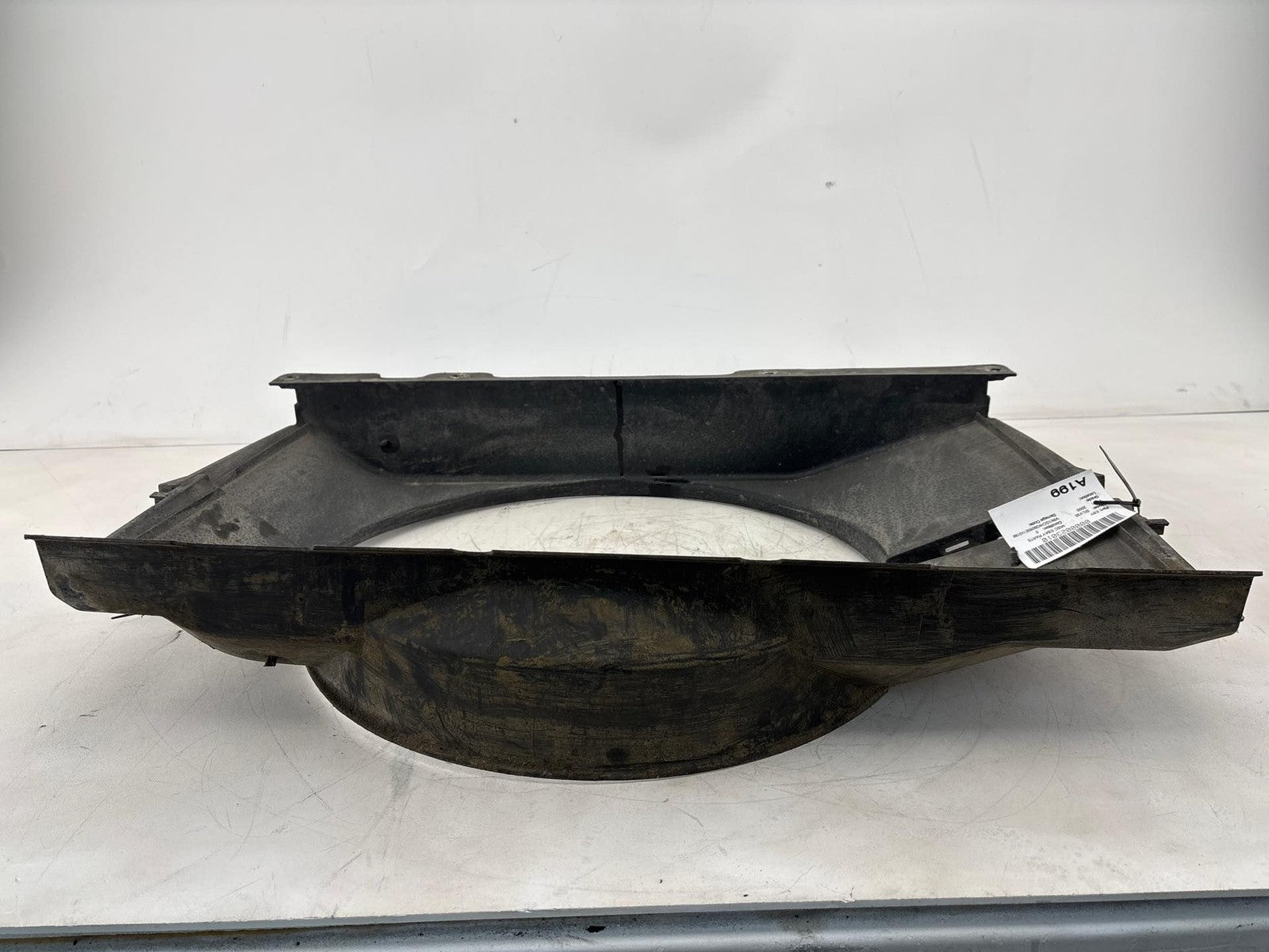 01-07 Chevrolet Silverado 3500 Radiator Cooling Fan Shroud Upper & Lower OEM