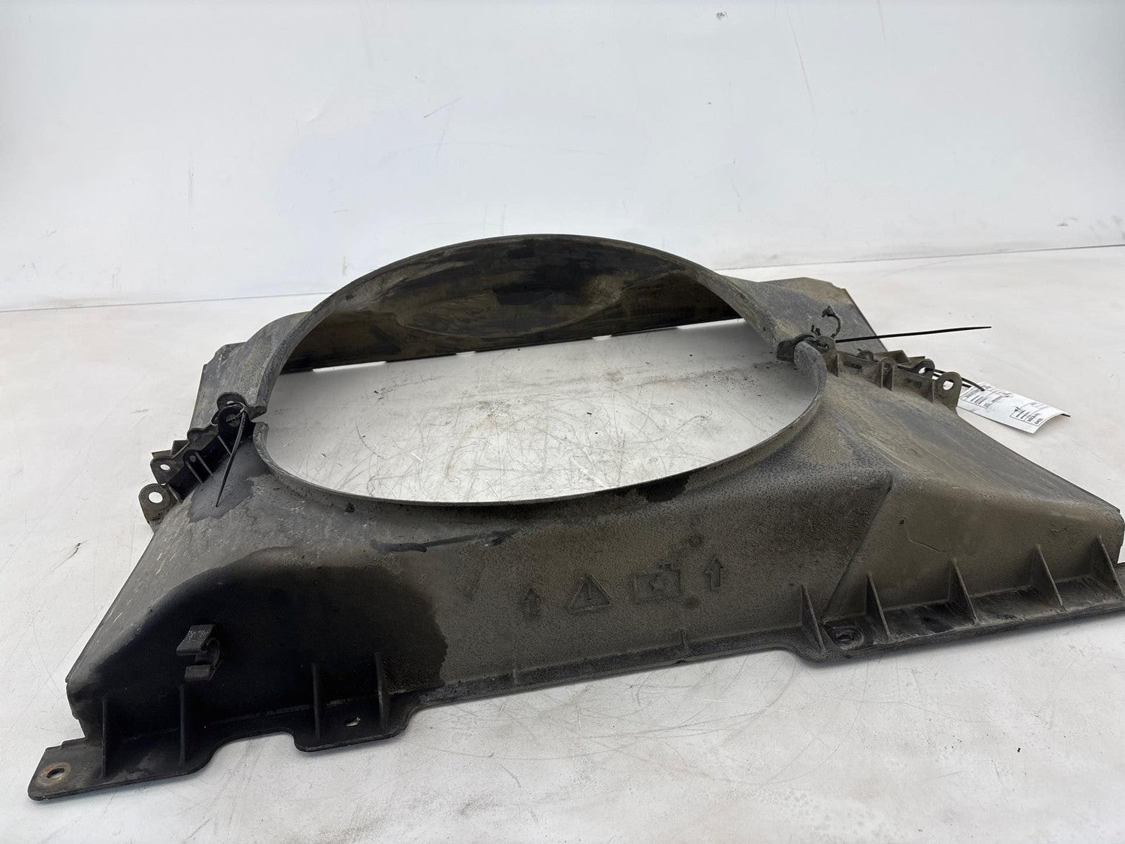 01-07 Chevrolet Silverado 3500 Radiator Cooling Fan Shroud Upper & Lower OEM