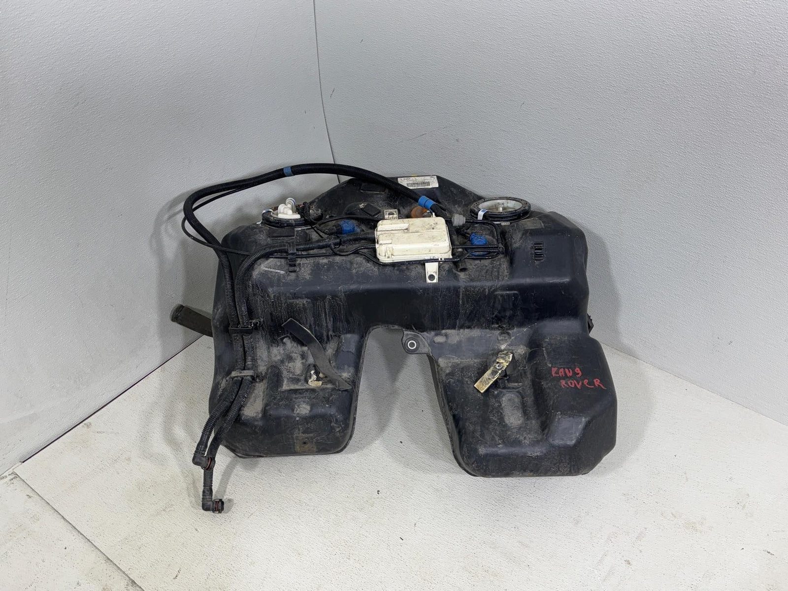 08-12 Land Rover Range Rover L322 Hse Fuel Gas Tank Reservoir Assembly Oem