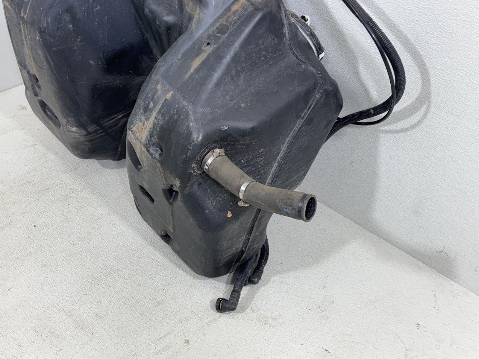 08-12 Land Rover Range Rover L322 Hse Fuel Gas Tank Reservoir Assembly Oem