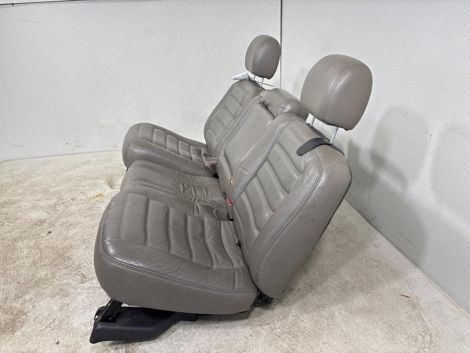 05-07 Hummer H2 Sut Rear 2Nd Row Seat Ebony Leather