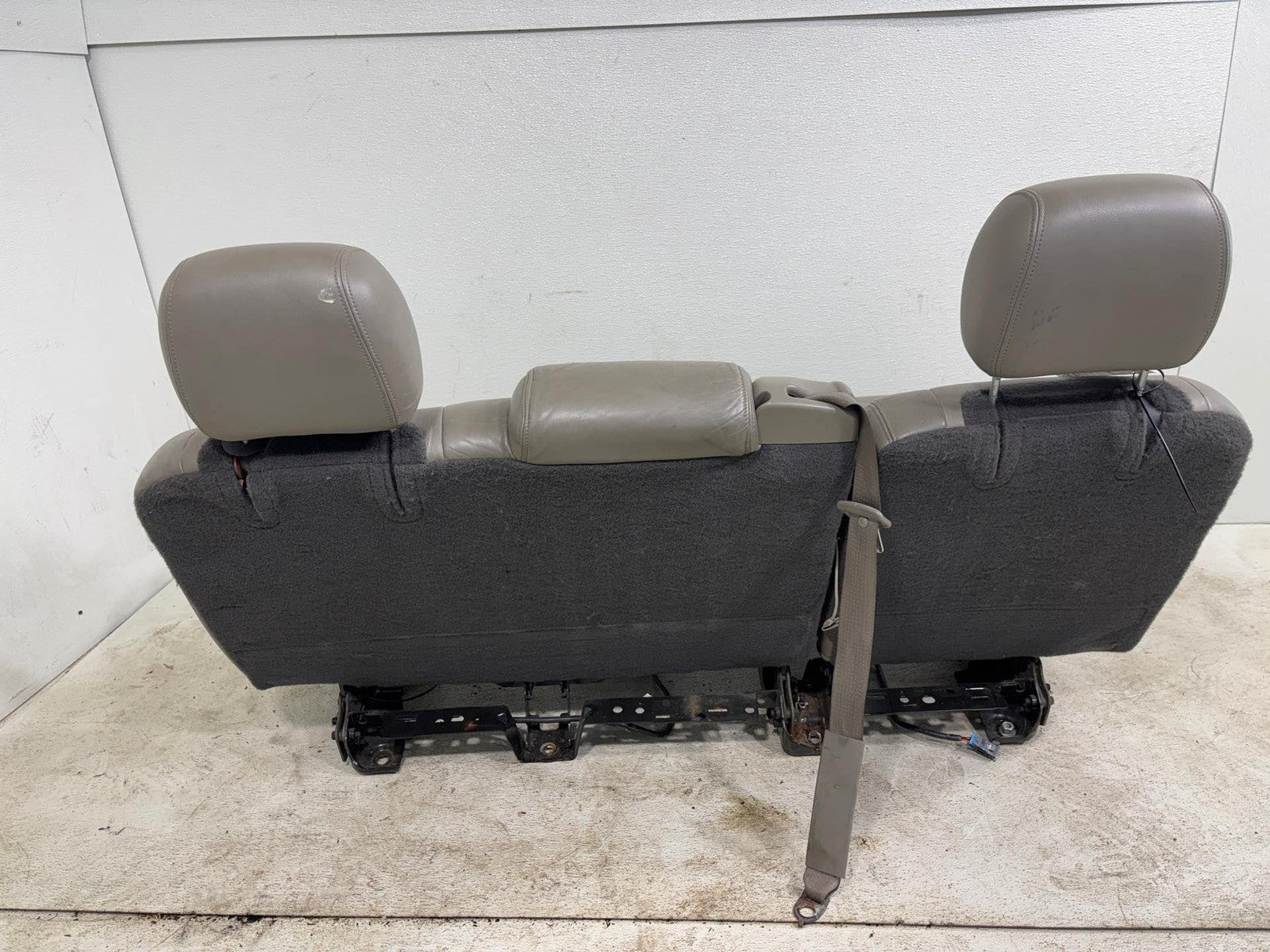 05-07 Hummer H2 Sut Rear 2Nd Row Seat Ebony Leather
