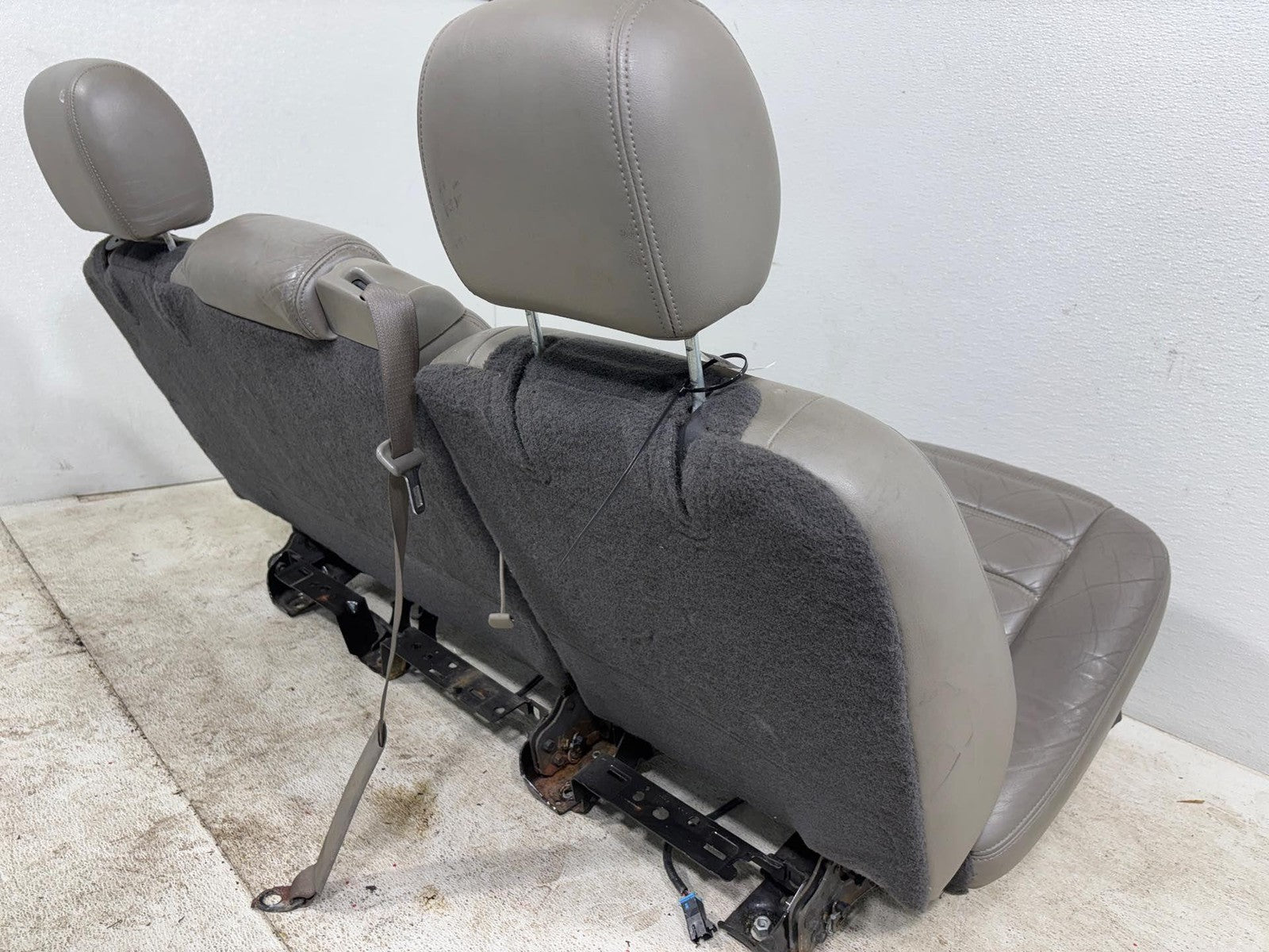 05-07 Hummer H2 Sut Rear 2Nd Row Seat Ebony Leather