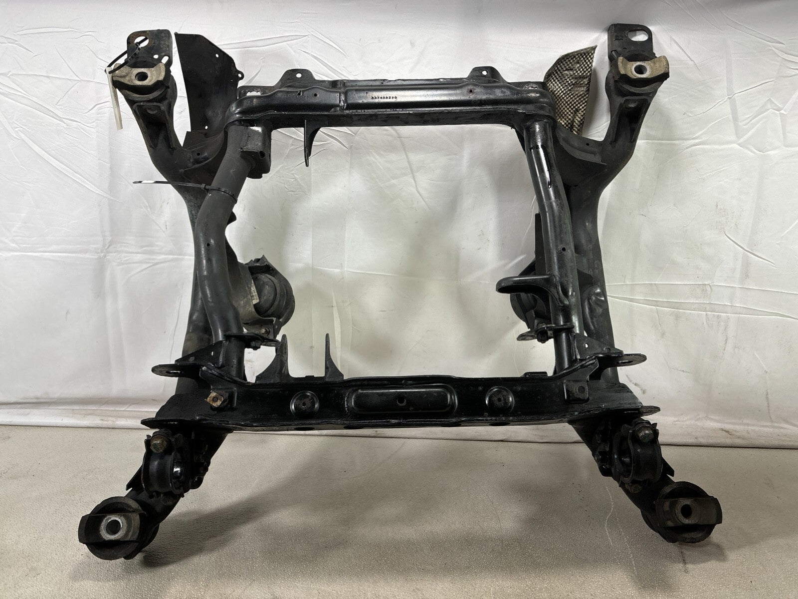 1992 - 1997 Toyota Land Cruiser Fj80 Front Suspension Sub Frame Crossmember Oem