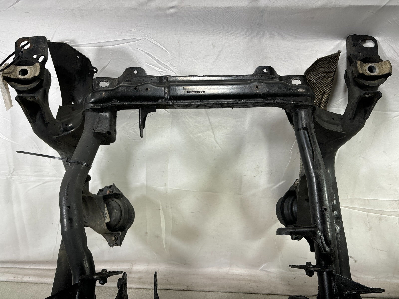 1992 - 1997 Toyota Land Cruiser Fj80 Front Suspension Sub Frame Crossmember Oem