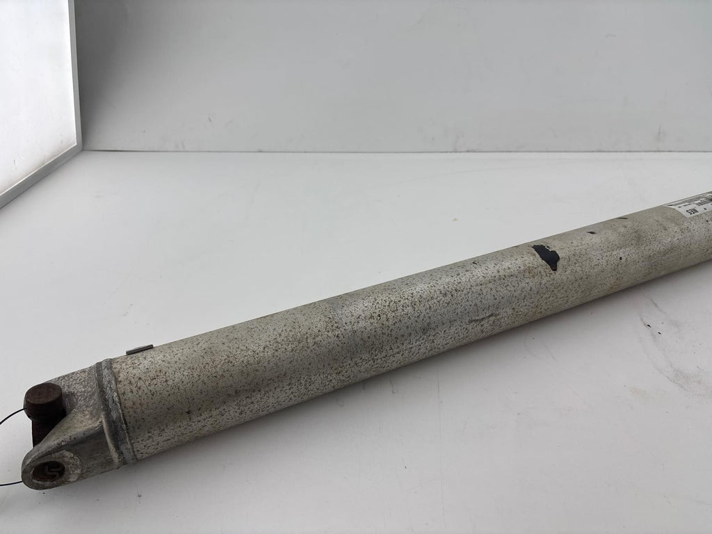 1999-2007 Chevrolet Silverado 1500 Rear Driveshaft Drive Shaft OEM