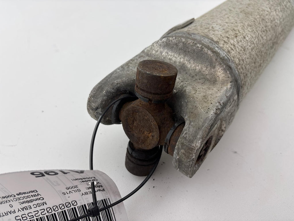 1999-2007 Chevrolet Silverado 1500 Rear Driveshaft Drive Shaft OEM