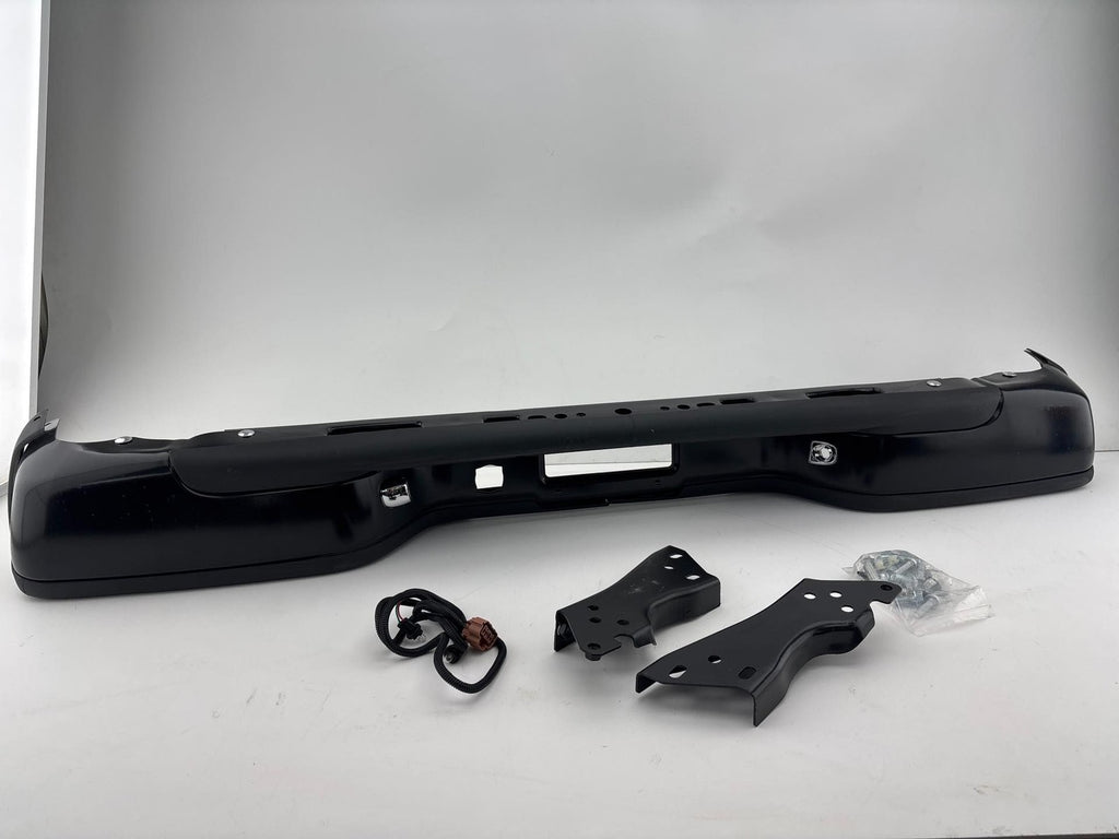 1999-2007 Chevrolet Silverado 1500 Rear Step Bumper Assembly Black