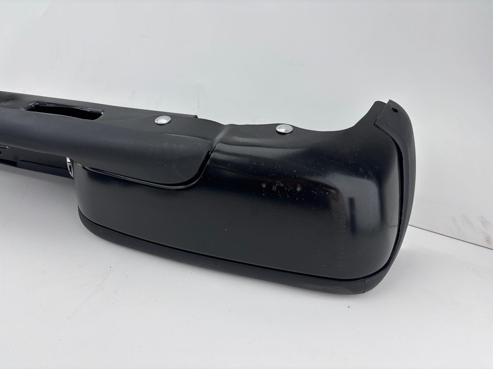 1999-2007 Chevrolet Silverado 1500 Rear Step Bumper Assembly Black