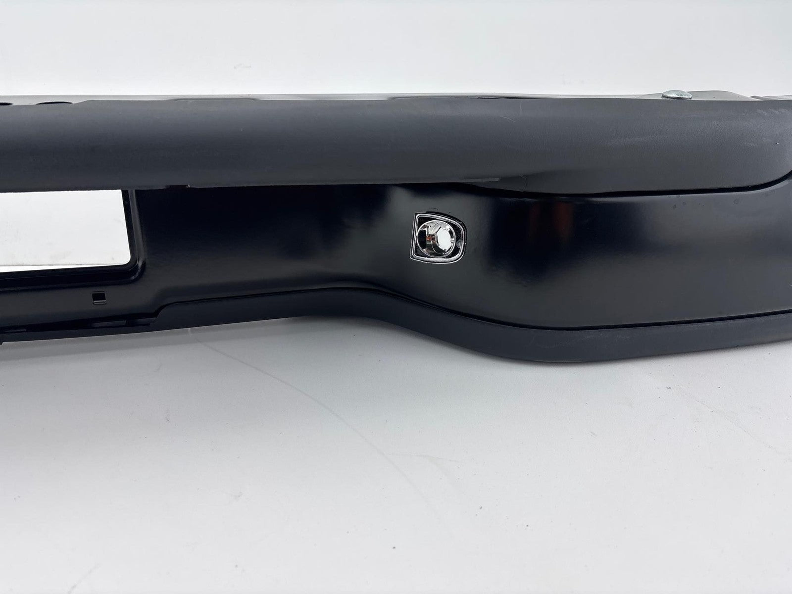 1999-2007 Chevrolet Silverado 1500 Rear Step Bumper Assembly Black