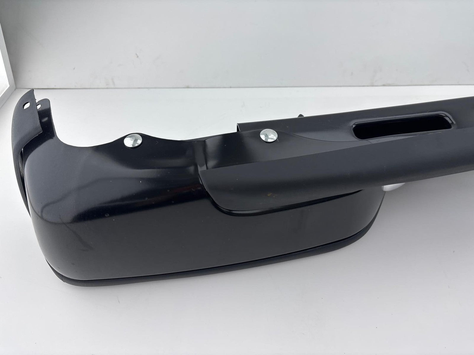 1999-2007 Chevrolet Silverado 1500 Rear Step Bumper Assembly Black