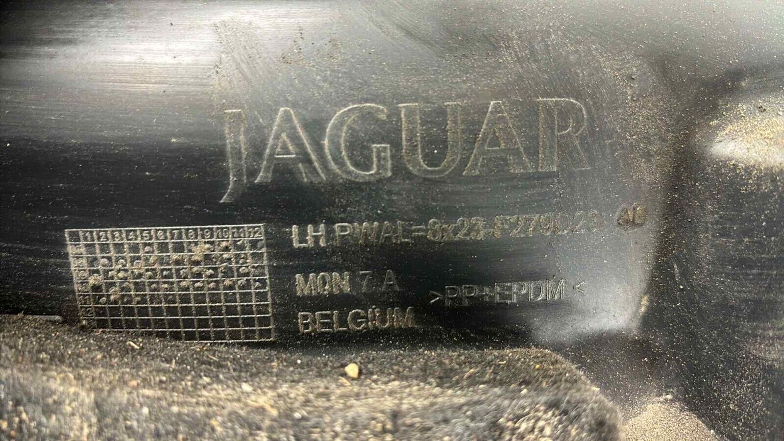 09-15 Jaguar X250 Xf Xfr Rear Left Driver Side Wheelarch Liner Splash Shield Oem