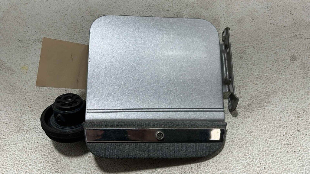 2000-2005 Cadillac Deville Gas Fuel Tank Filler Door Lid Cover W/ Cap Oem