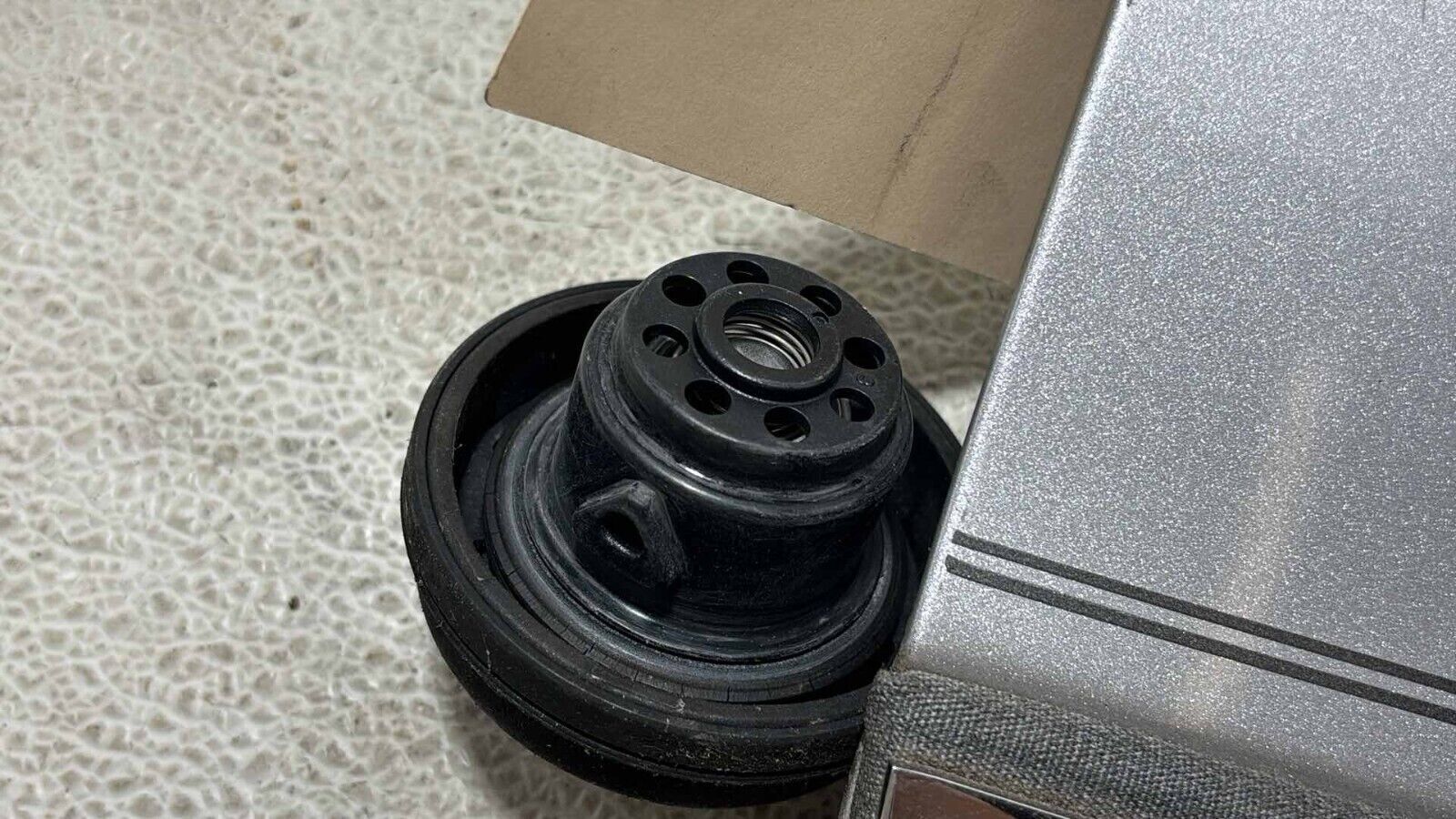 2000-2005 Cadillac Deville Gas Fuel Tank Filler Door Lid Cover W/ Cap Oem