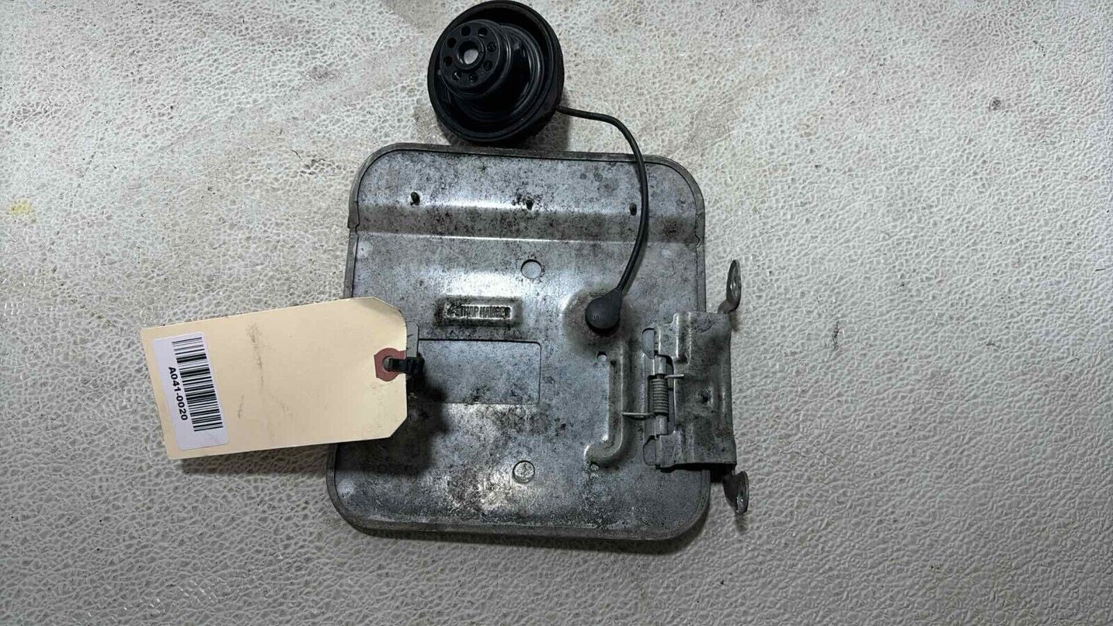 2000-2005 Cadillac Deville Gas Fuel Tank Filler Door Lid Cover W/ Cap Oem