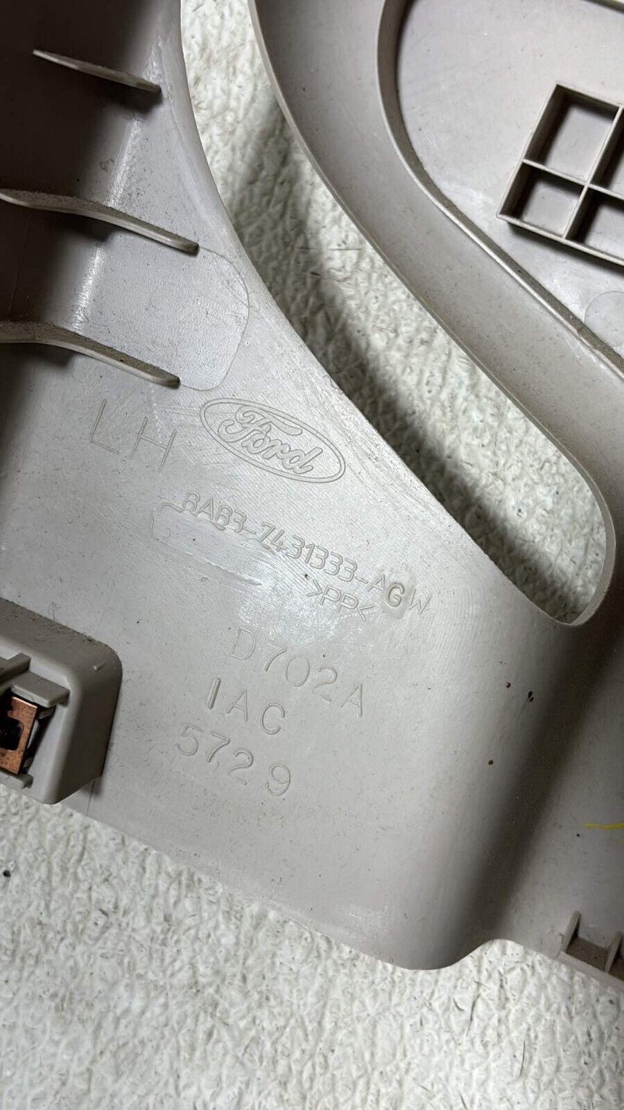 09-11 Ford Flex Front Driver Upper C-Pillar Trim Molding 8A83-7431333-Agw Oem