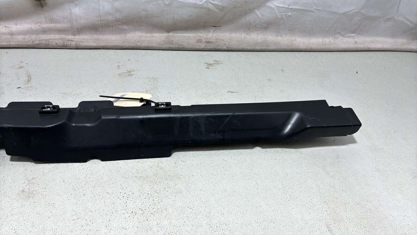 07-12 Mercedes Gl450 X164 Rear Left Door Cable Duct Opening Trim A1648200969