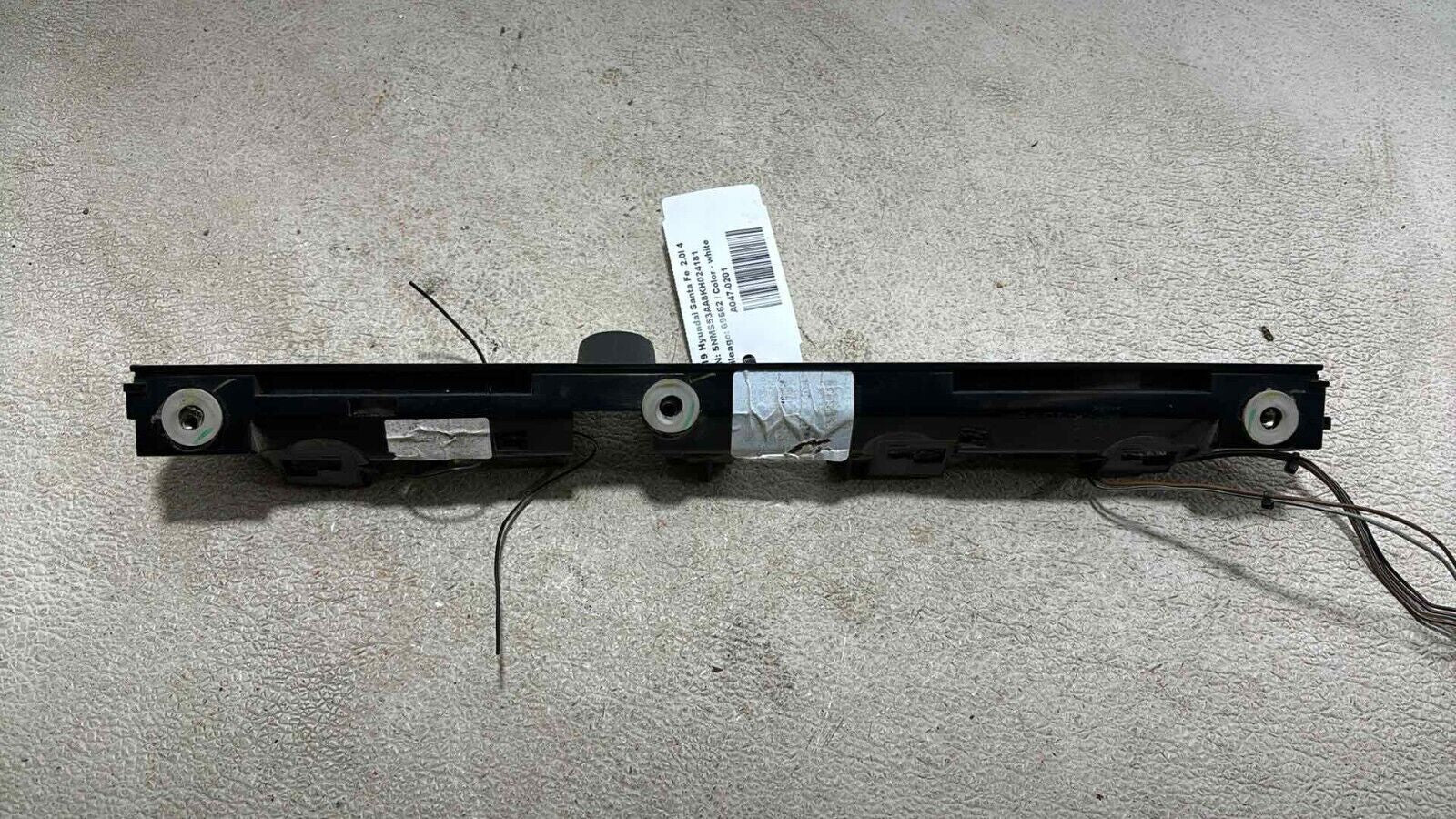 19-20 Hyundai Santa Fe Rear Bumper License Plate Light Lamp W/ Camera Option OEM