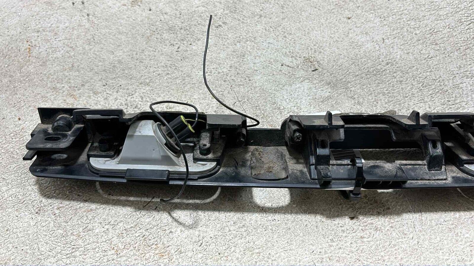 19-20 Hyundai Santa Fe Rear Bumper License Plate Light Lamp W/ Camera Option OEM