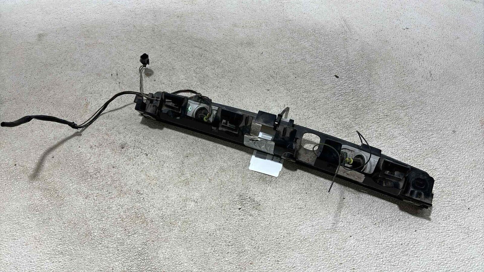 19-20 Hyundai Santa Fe Rear Bumper License Plate Light Lamp W/ Camera Option OEM