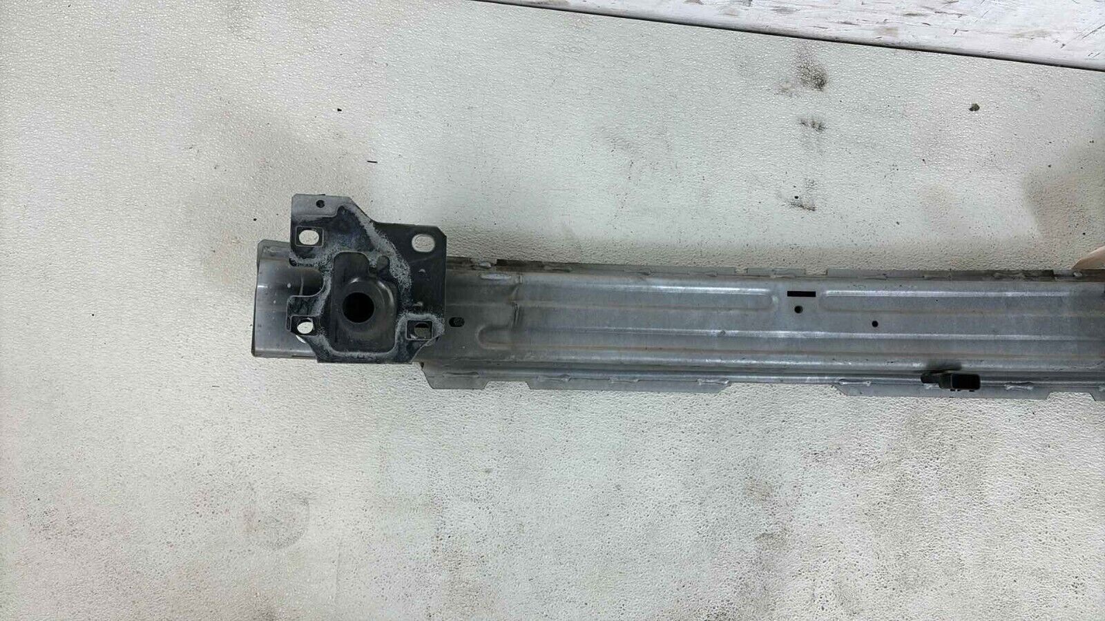 09-15 Jaguar X250 Xf Xfr Front Bumper Support Reinforcement Impact Bar Oem