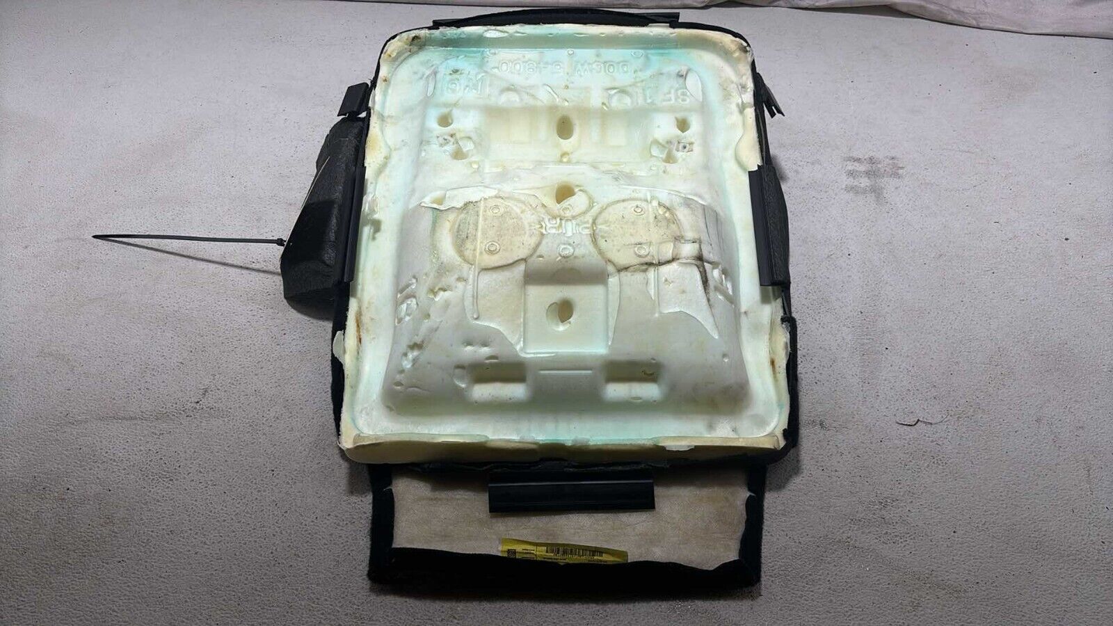 2001 -2021 Jeep Grand Cherokee Front Left Lower Seat Cushion Genuine Oem Black