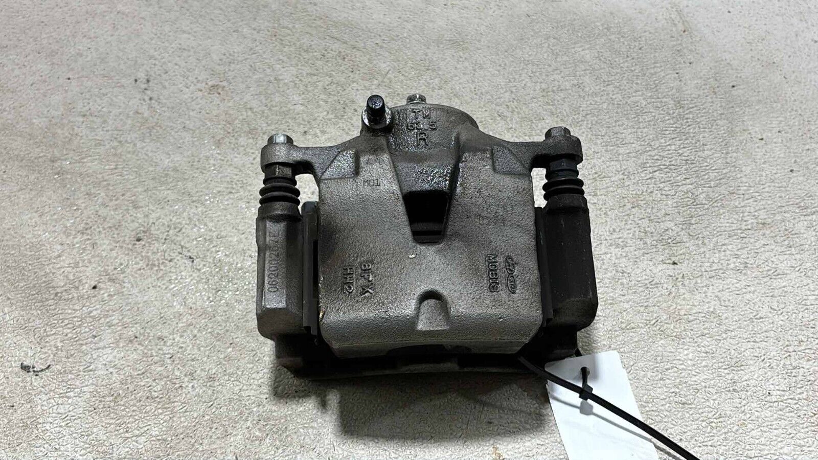 19-20 Hyundai Santa Fe Front Right Passenger Side Brake Caliper  W/O Brake Pads