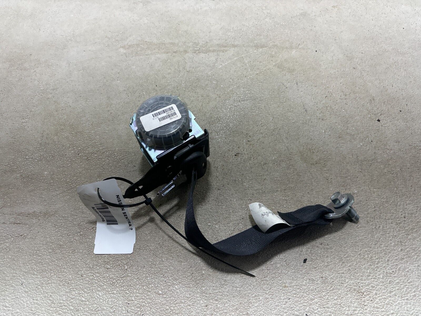 13-14 Nissan Sentra Rear Center Middle Seat Belt Seatbelt Retractor Black Oem