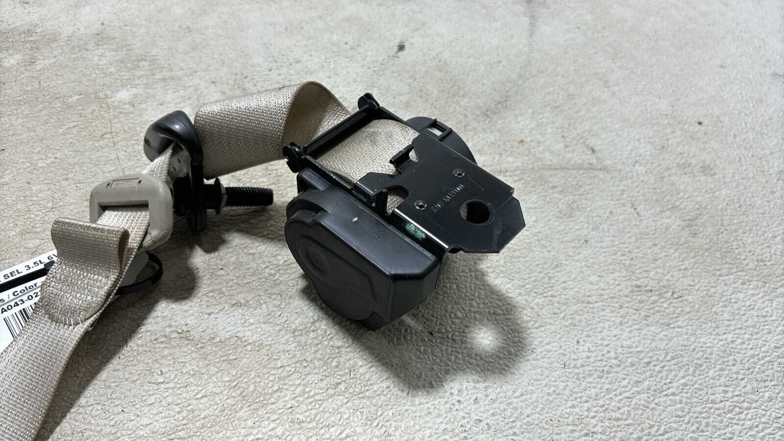 09-11 Ford Flex Rear Left Side 3Rd Row Seat Belt Retractor 8A8Z-74611B69-Ba Oem