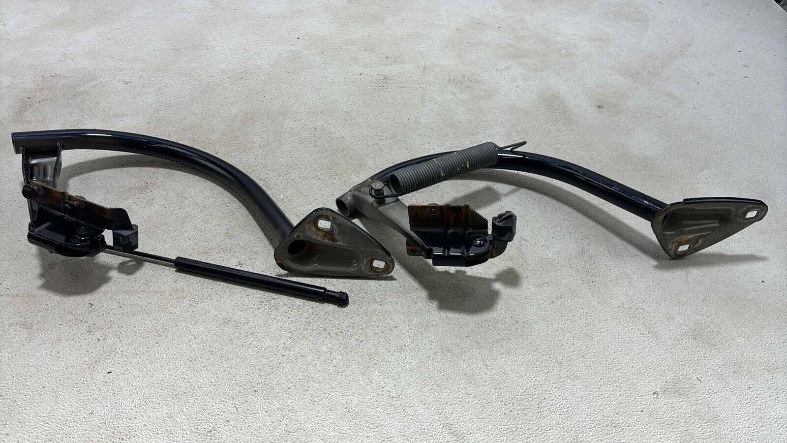 09-17 Volkswagen Cc Rear Left & Right Trunk Lid Tailgate Hinge Hinges Pair Oem