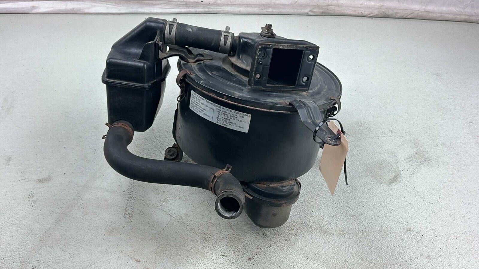 1993-1995 Toyota Land Cruiser Air Cleaner Assembly 22020-66010 Oem