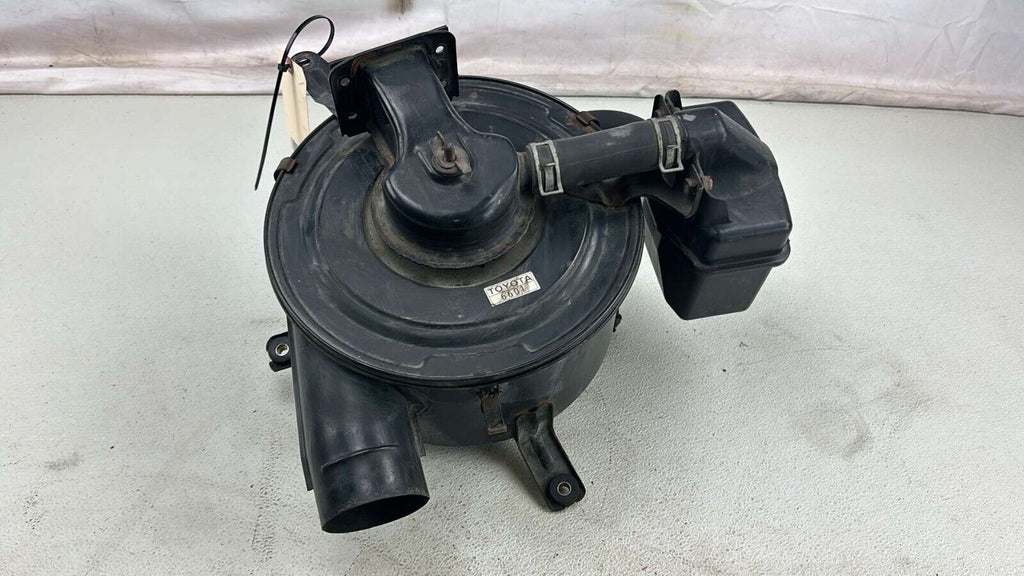 1993-1995 Toyota Land Cruiser Air Cleaner Assembly 22020-66010 Oem