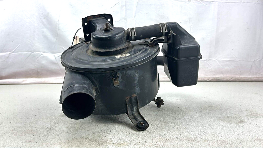 1993-1995 Toyota Land Cruiser Air Cleaner Assembly 22020-66010 Oem