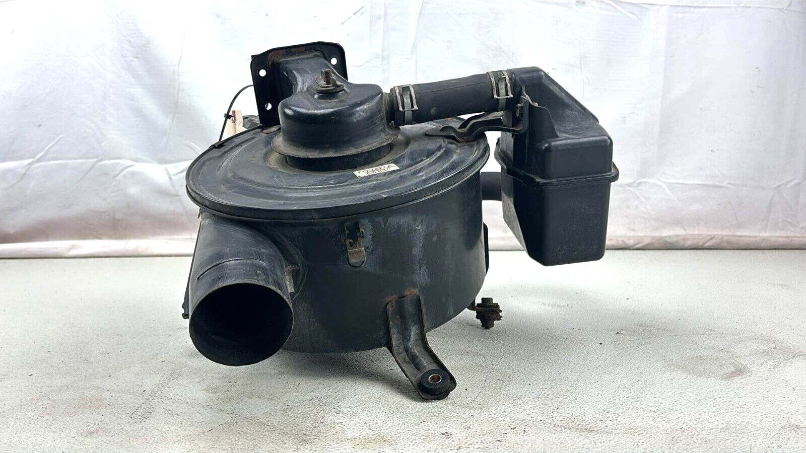 1993-1995 Toyota Land Cruiser Air Cleaner Assembly 22020-66010 Oem