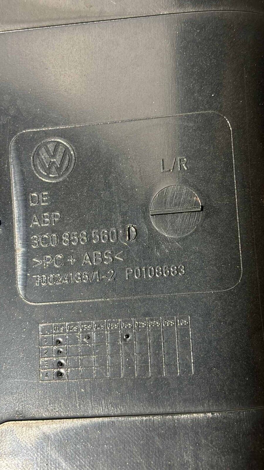 09-11 Vw Cc Dash Lower Trim Panel Upper Steering Column Cover W/ Key Ignition