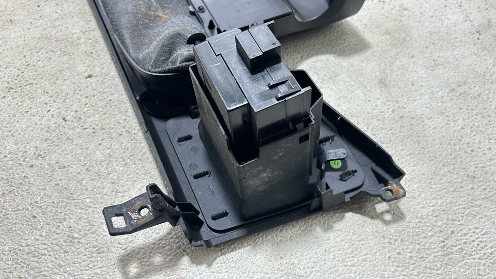 09-11 Vw Cc Dash Lower Trim Panel Upper Steering Column Cover W/ Key Ignition