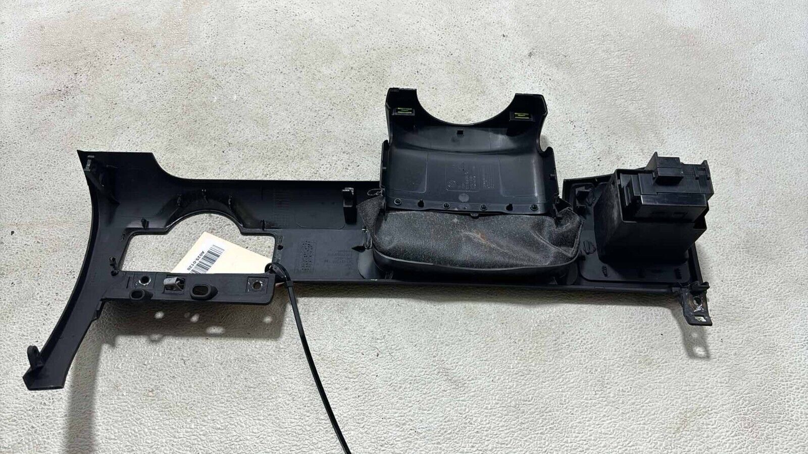 09-11 Vw Cc Dash Lower Trim Panel Upper Steering Column Cover W/ Key Ignition