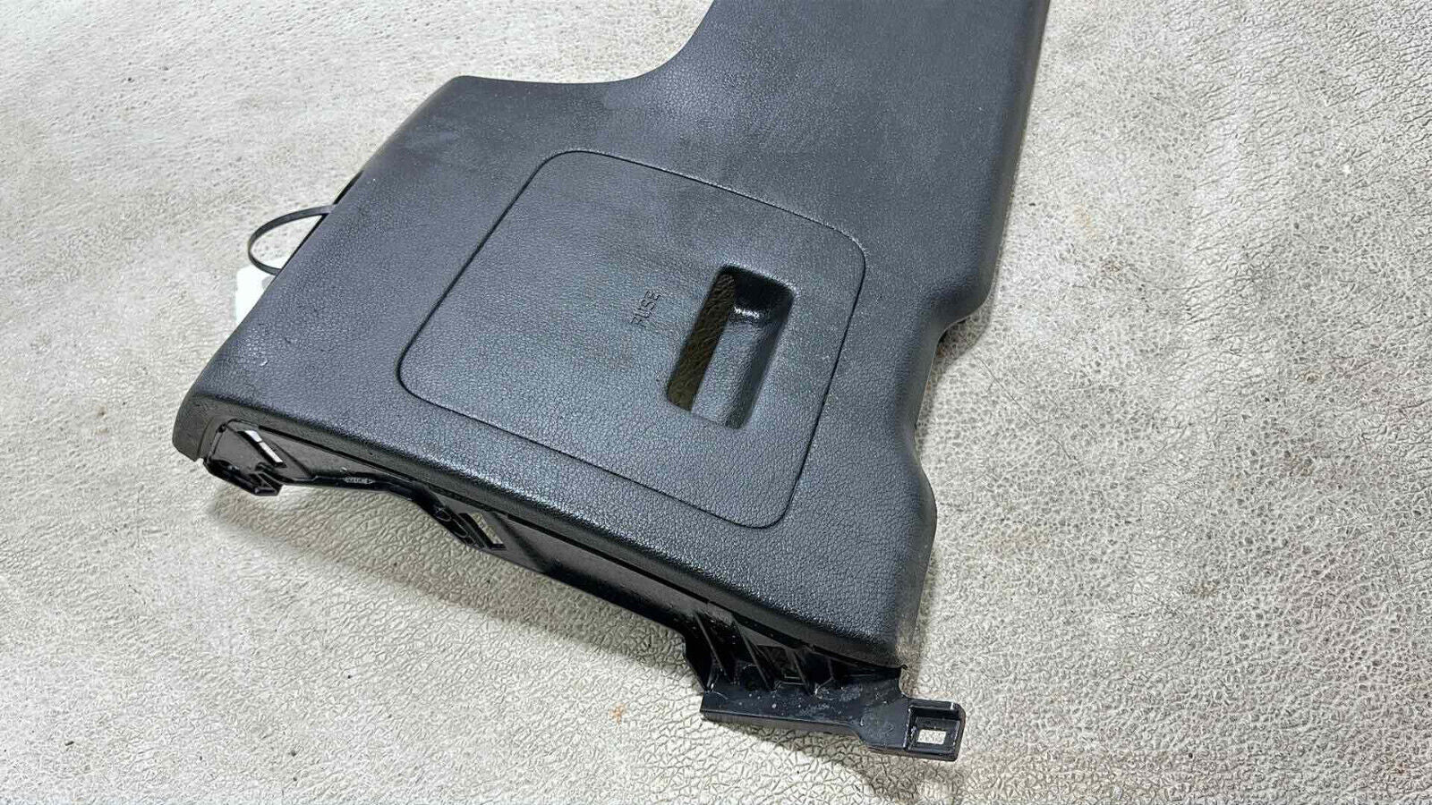 19-20 Hyundai Santa Fe Front Left Under Dash Lower Knee Panel Cover Trim Oem