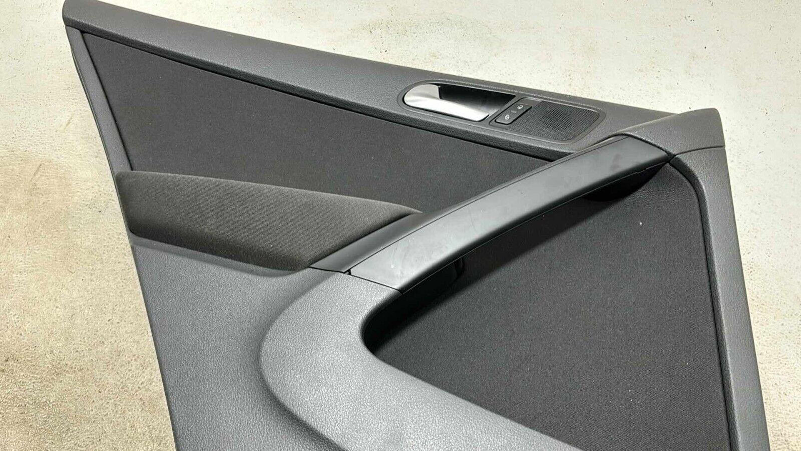 09-17 Volkswagen Tiguan Rear Left Driver Side Door Trim Panel Black 5N0-867-211