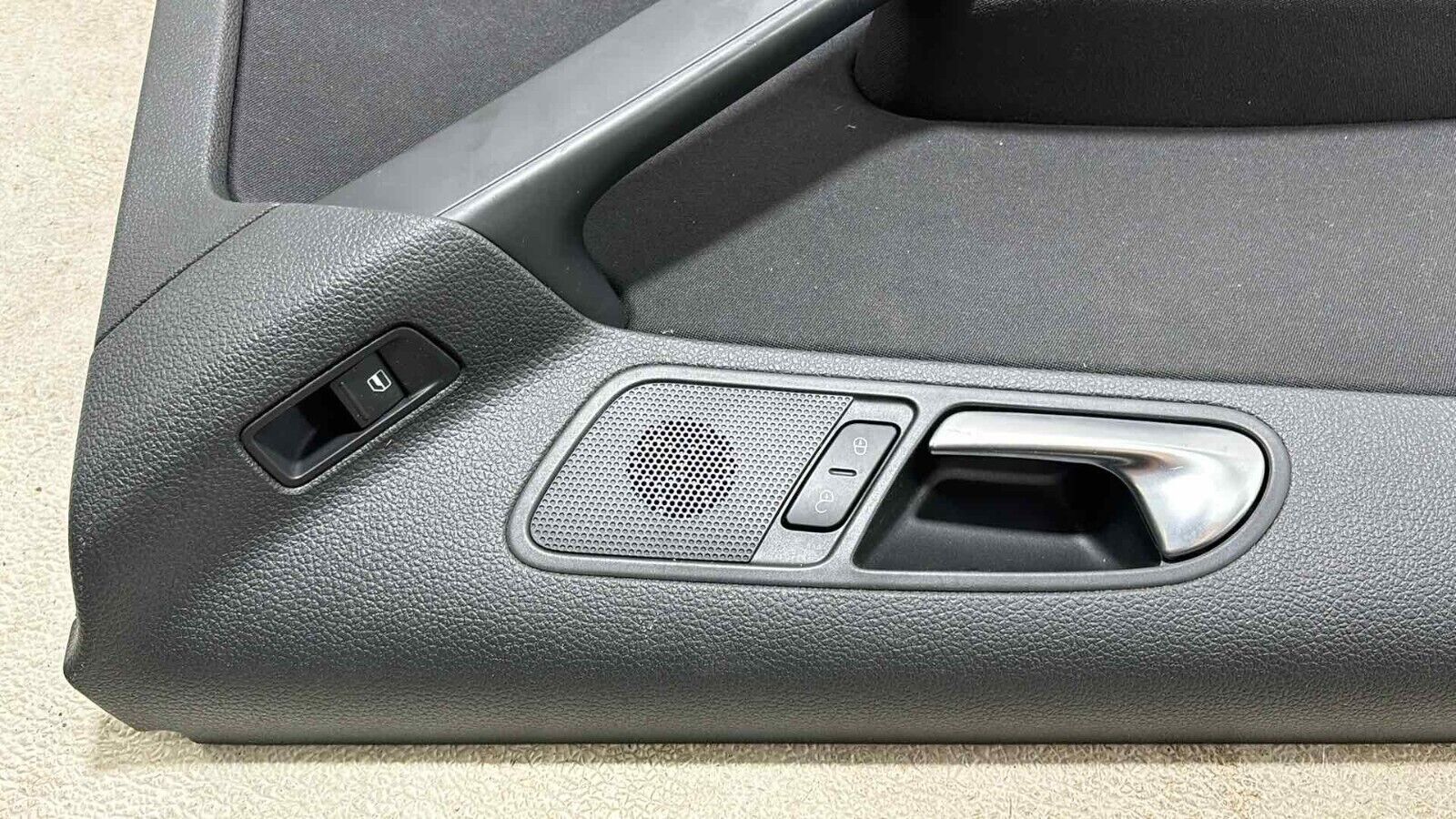 09-17 Volkswagen Tiguan Rear Left Driver Side Door Trim Panel Black 5N0-867-211